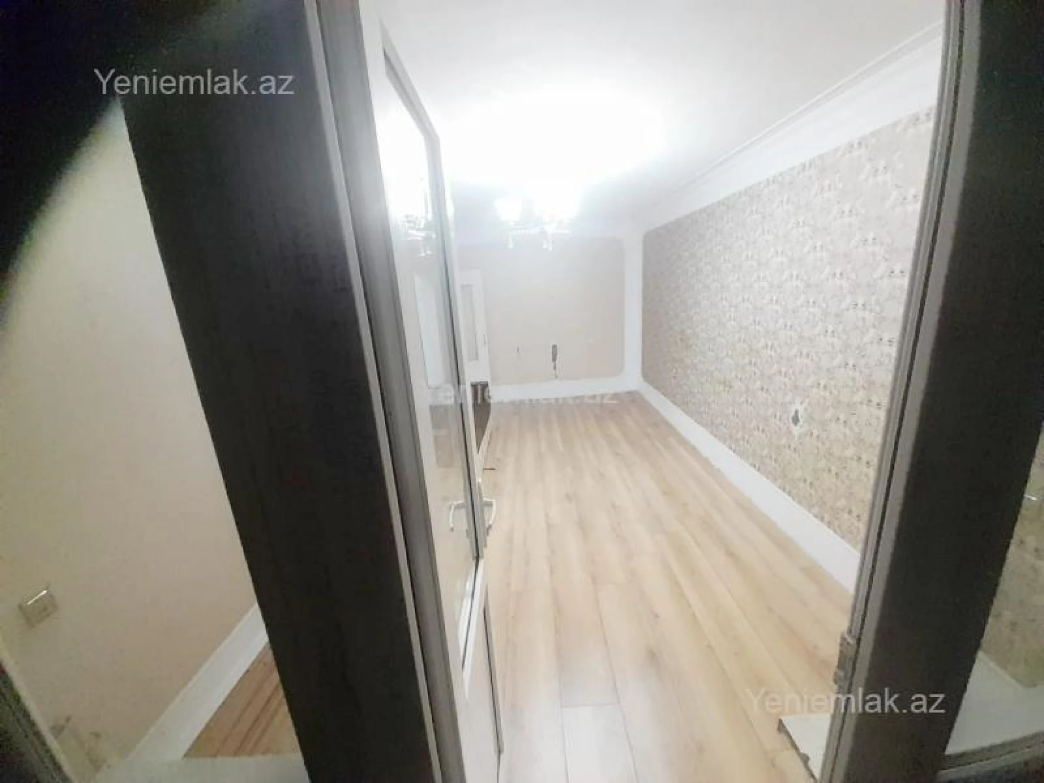 Satılır 1 otaqlı köhnə tikili 30 m²