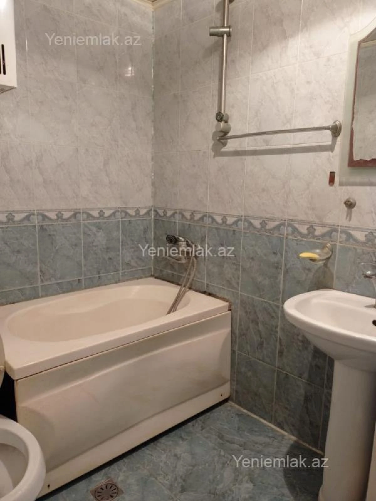 Satılır 2 otaqlı köhnə tikili 50 m²