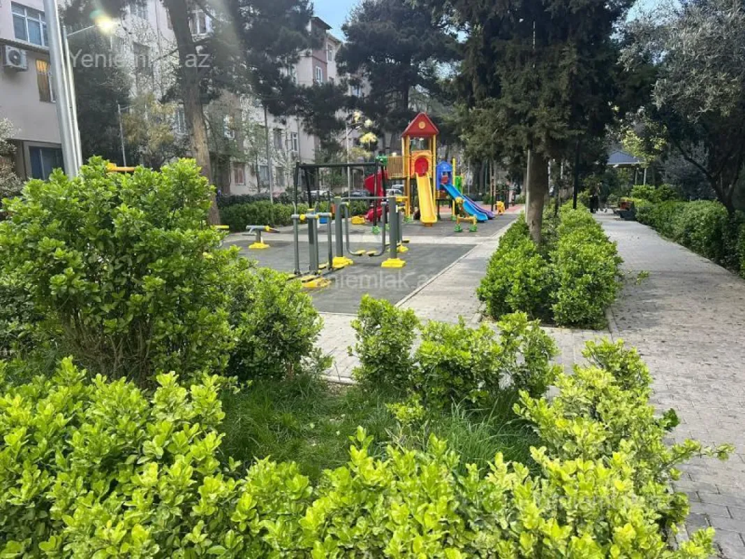 Satılır 2 otaqlı köhnə tikili 50 m²