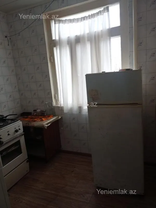 Satılır 2 otaqlı köhnə tikili 50 m²