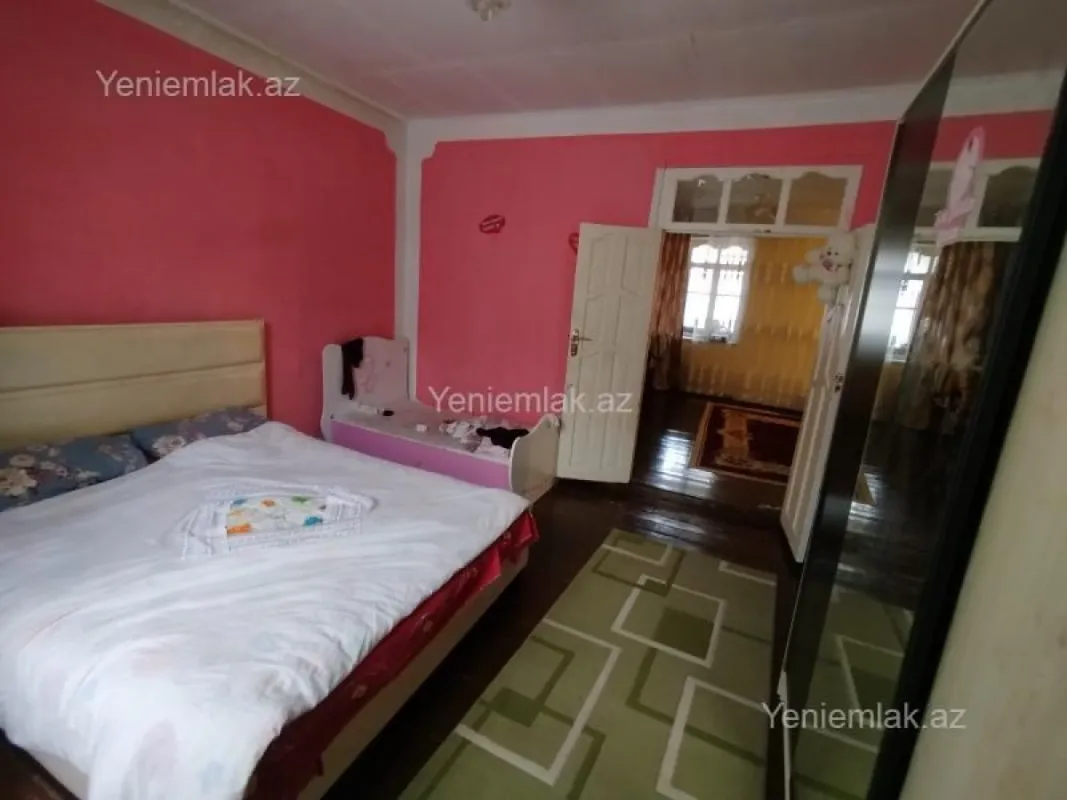 Satılır 6 otaqlı həyət evi 164 m²