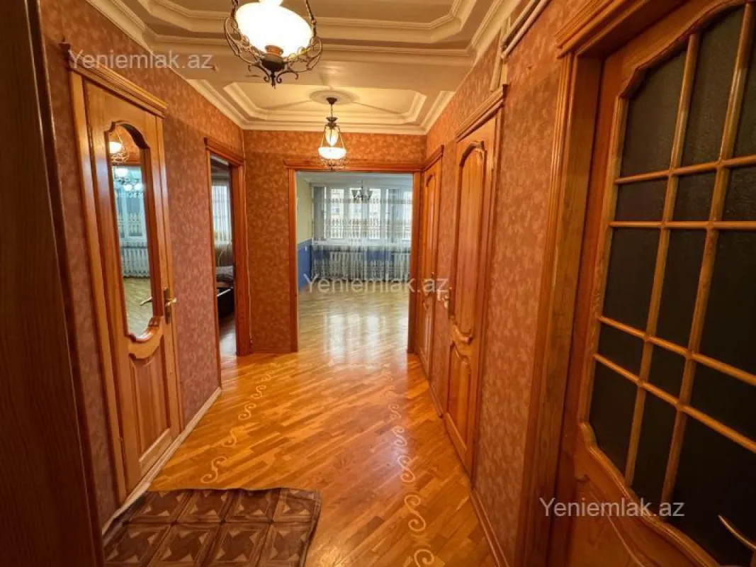 Satılır 3 otaqlı köhnə tikili 105 m²
