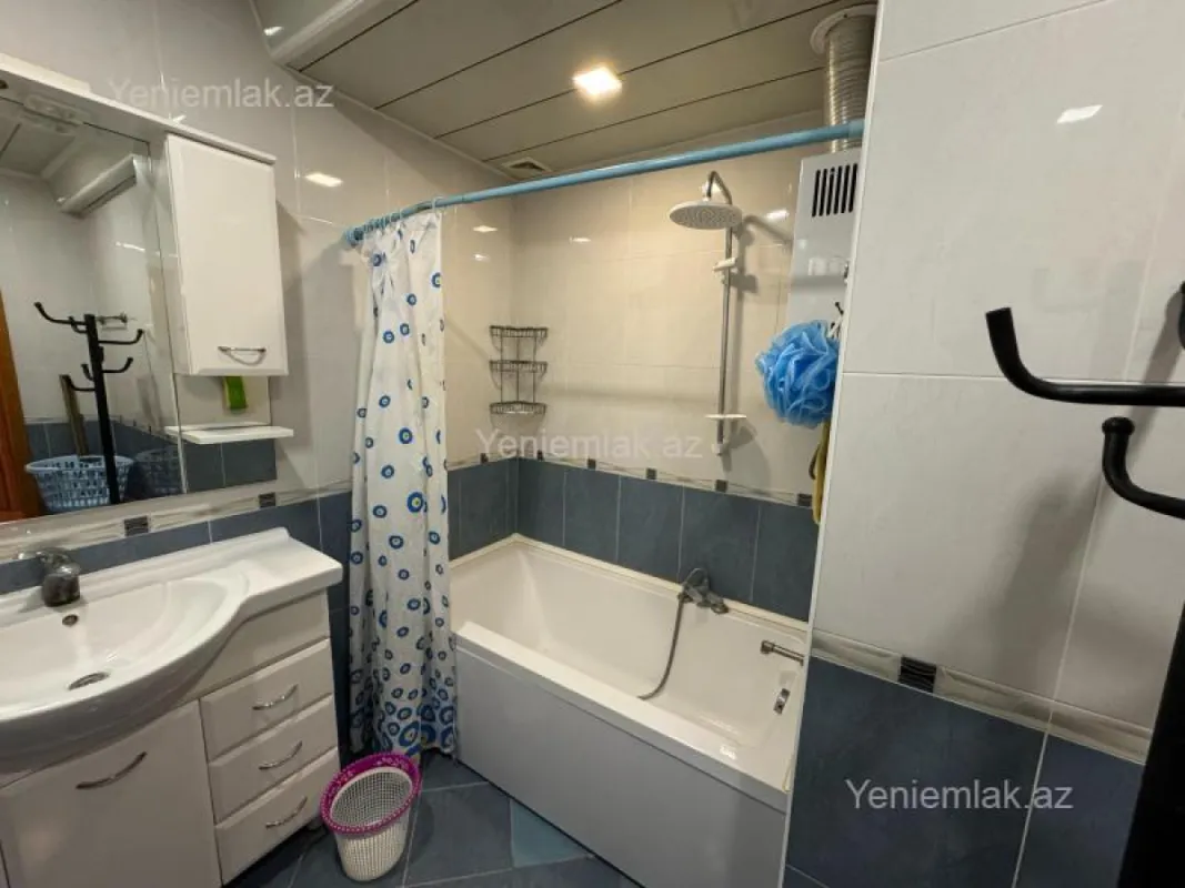 Satılır 3 otaqlı köhnə tikili 105 m²