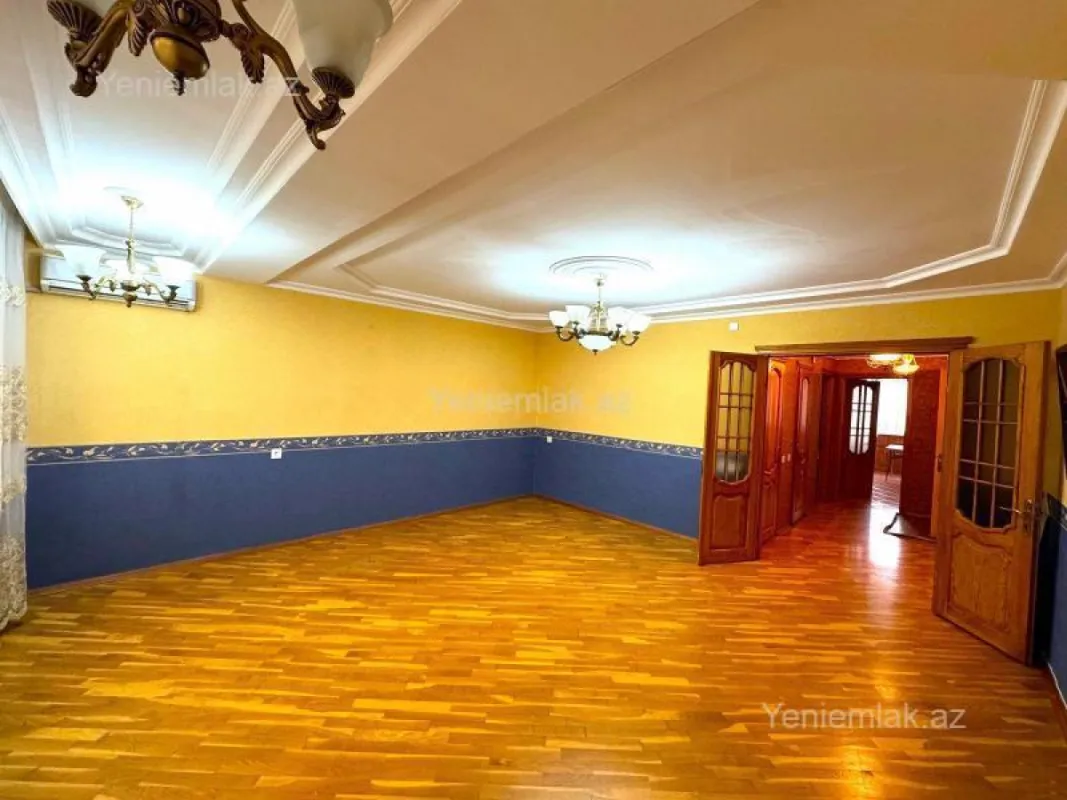 Satılır 3 otaqlı köhnə tikili 105 m²