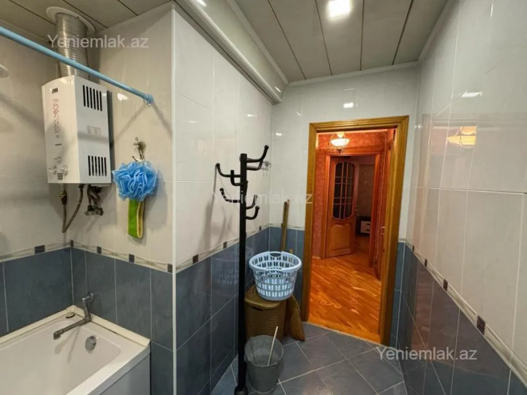 Satılır 3 otaqlı köhnə tikili 105 m²