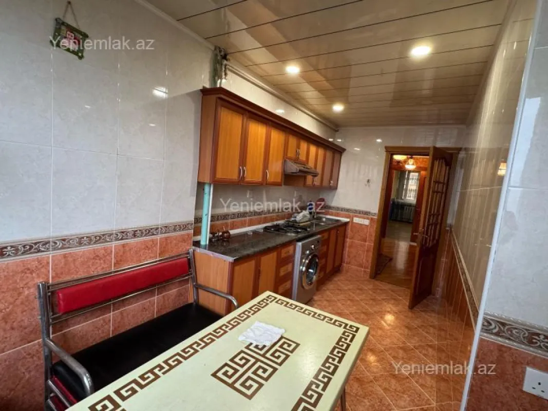 Satılır 3 otaqlı köhnə tikili 105 m²