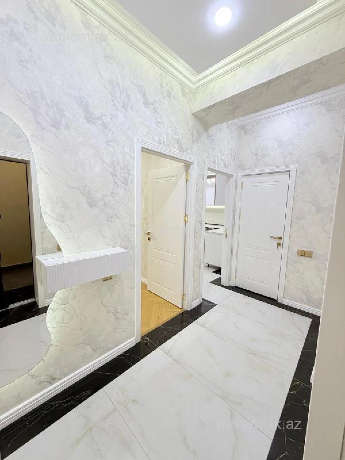 Satılır 2 otaqlı yeni tikili 65 m²