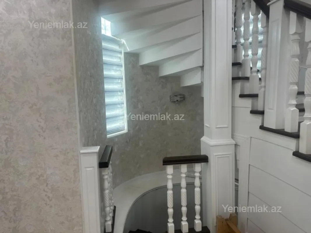 Satılır 6 otaqlı həyət evi 400 m²