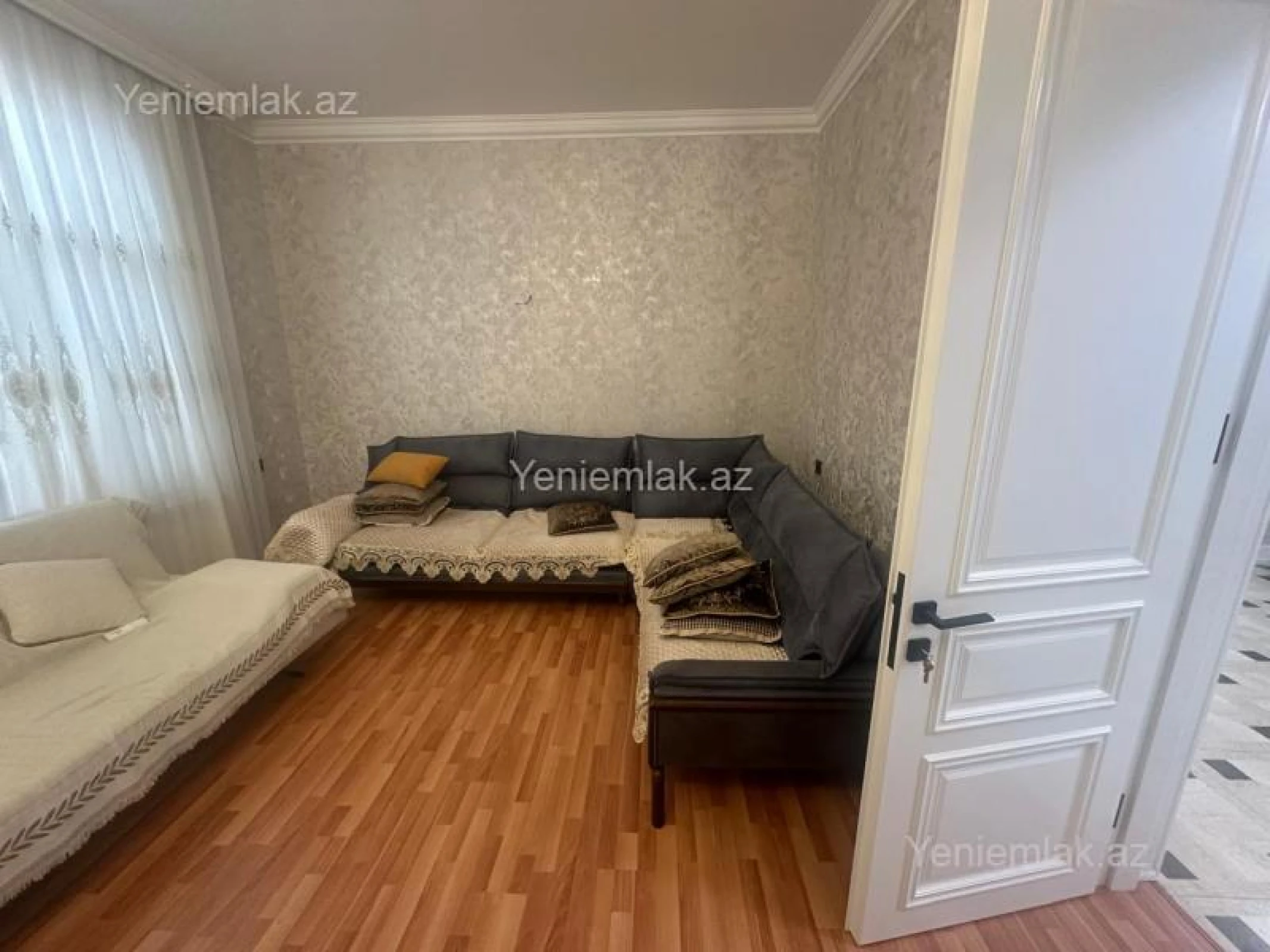 Satılır 6 otaqlı həyət evi 400 m²