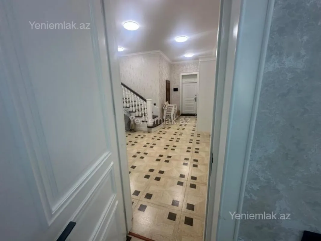 Satılır 6 otaqlı həyət evi 400 m²