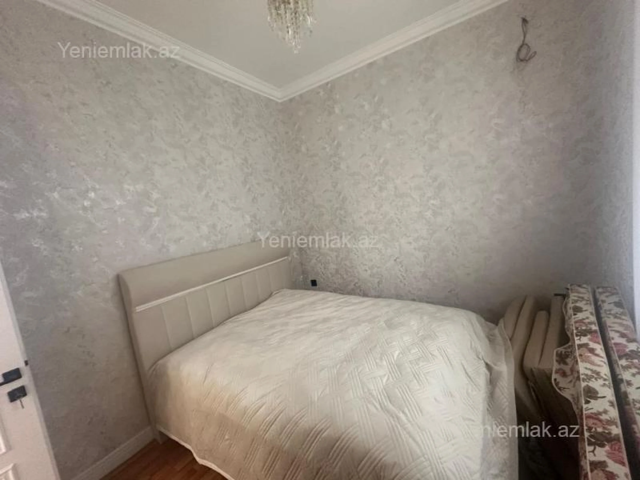 Satılır 6 otaqlı həyət evi 400 m²