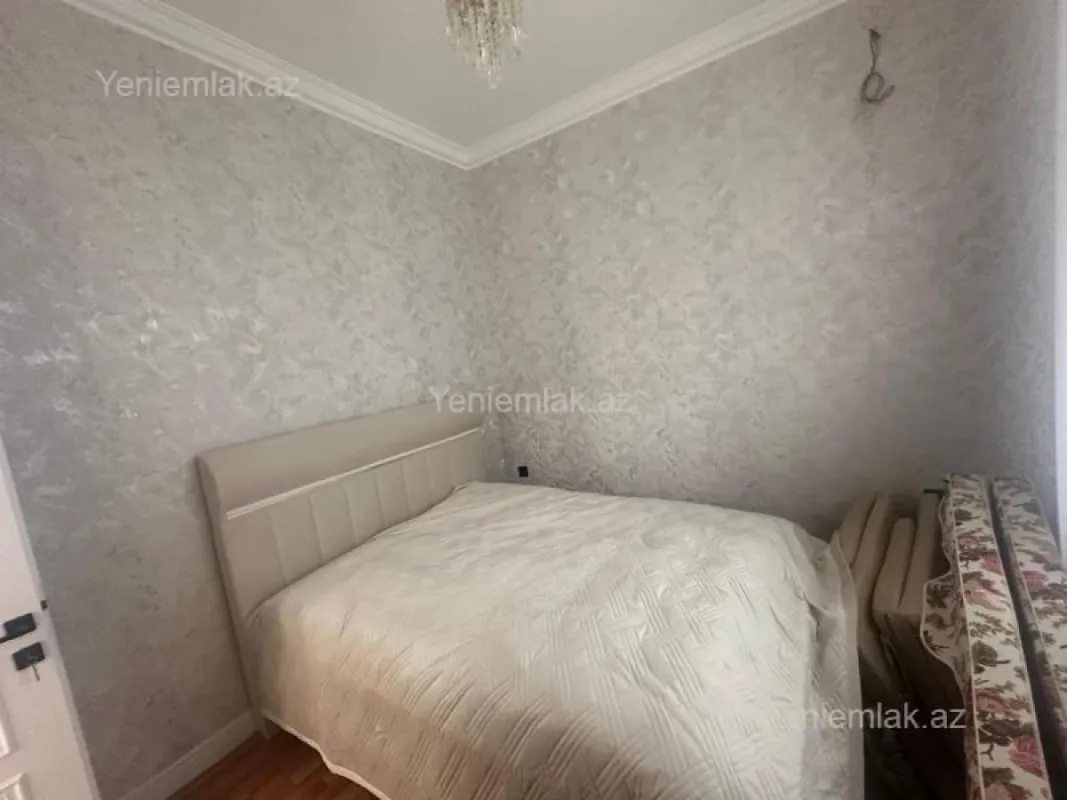Satılır 6 otaqlı həyət evi 400 m²