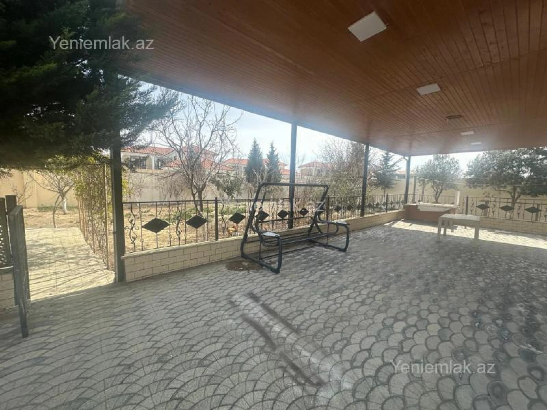 Satılır 6 otaqlı həyət evi 400 m²