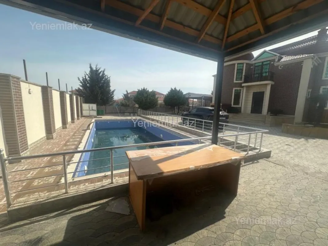 Satılır 6 otaqlı həyət evi 400 m²