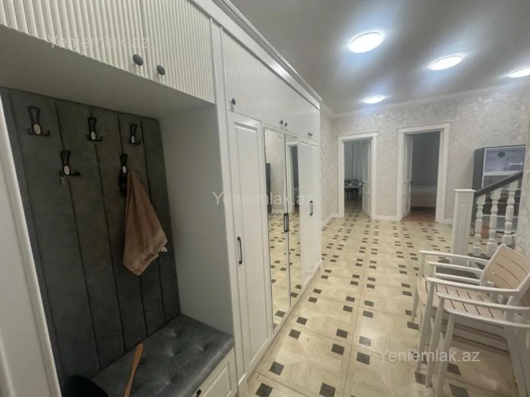 Satılır 6 otaqlı həyət evi 400 m²