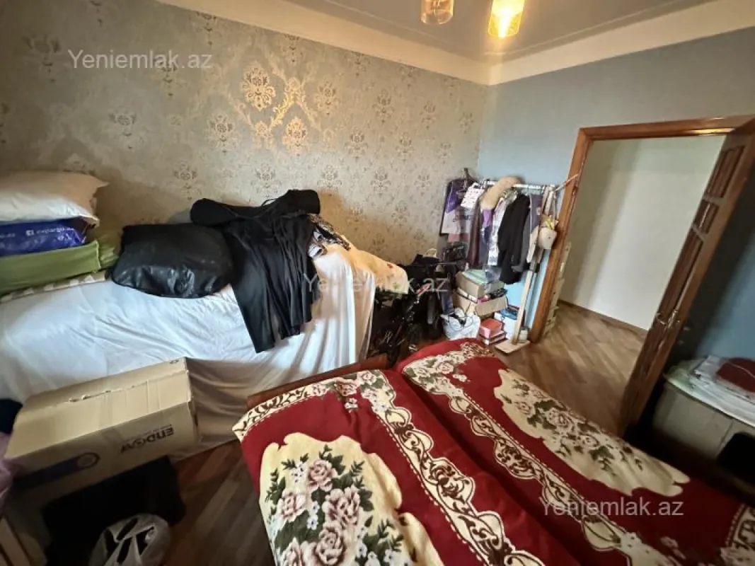 Satılır 2 otaqlı köhnə tikili 60 m²