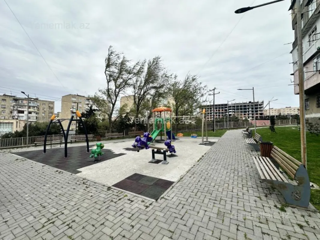 Satılır 2 otaqlı köhnə tikili 60 m²