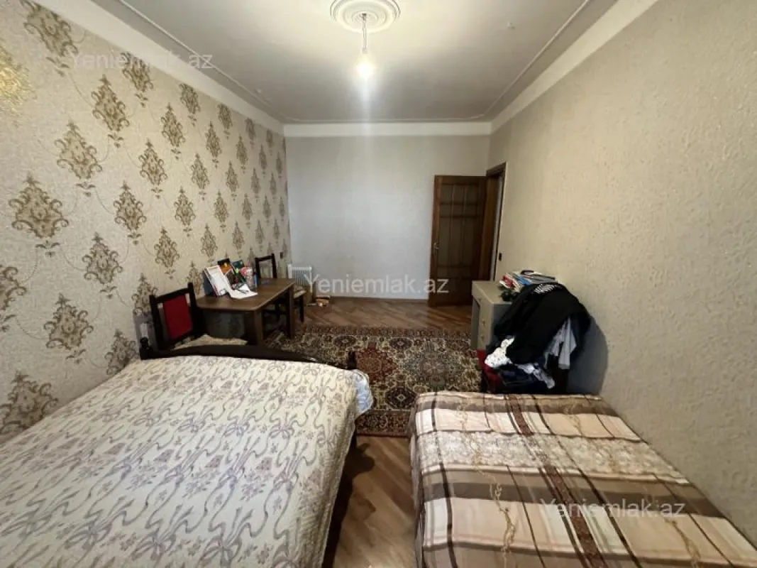 Satılır 2 otaqlı köhnə tikili 60 m²