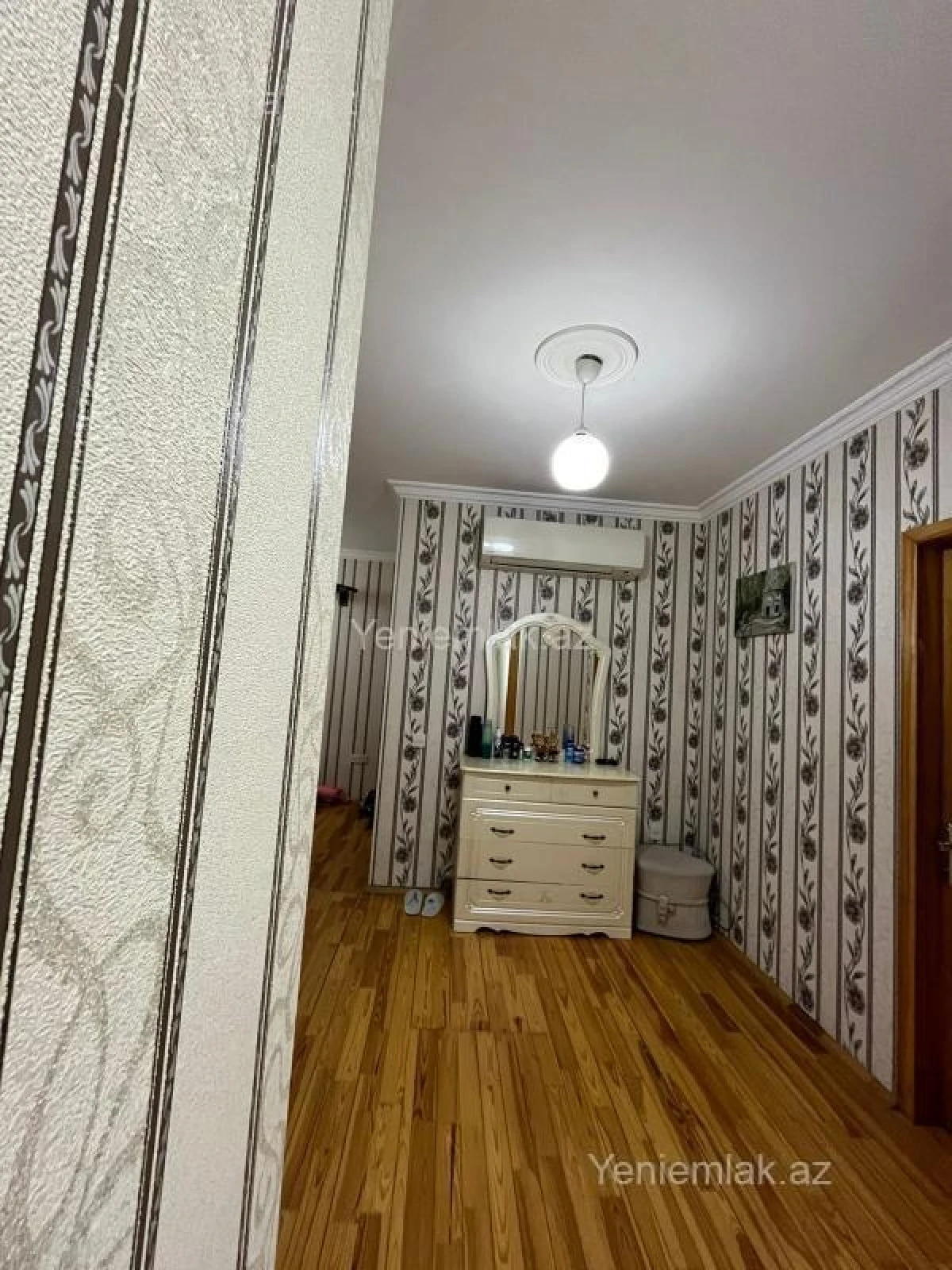 Satılır 2 otaqlı yeni tikili 82 m²
