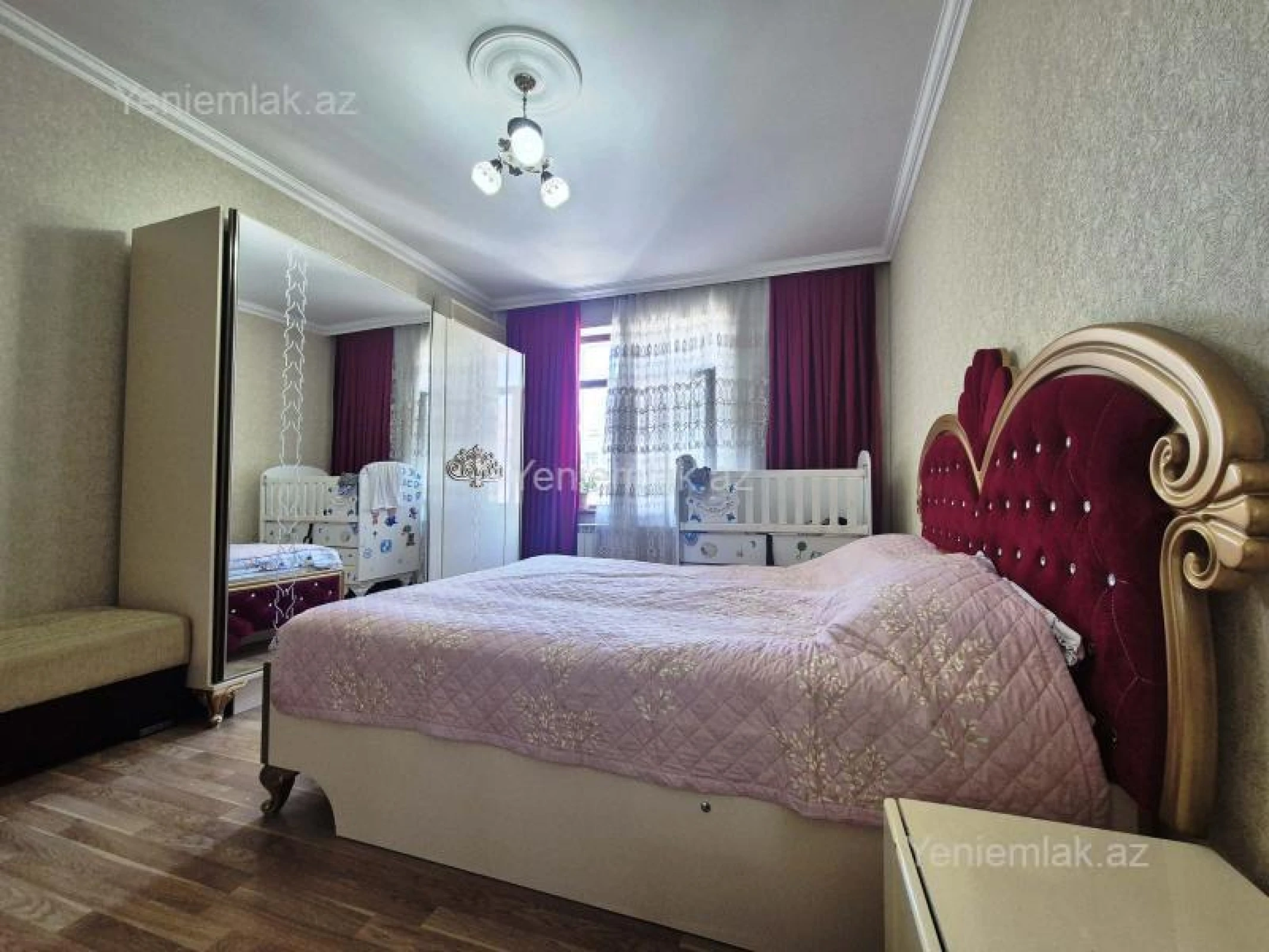 Satılır 4 otaqlı yeni tikili 200 m²