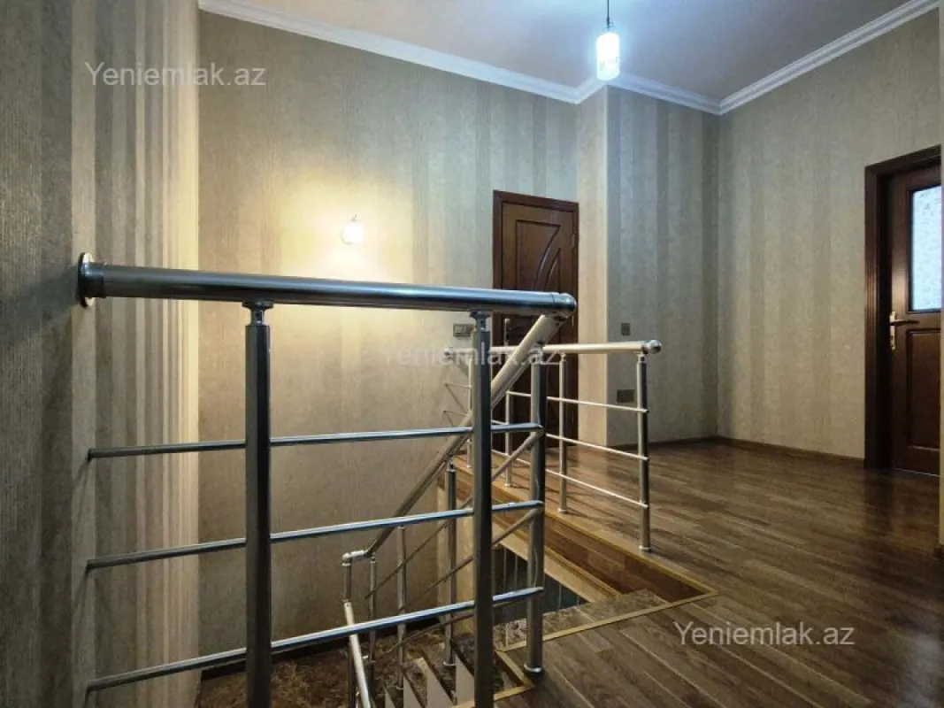 Satılır 4 otaqlı yeni tikili 200 m²