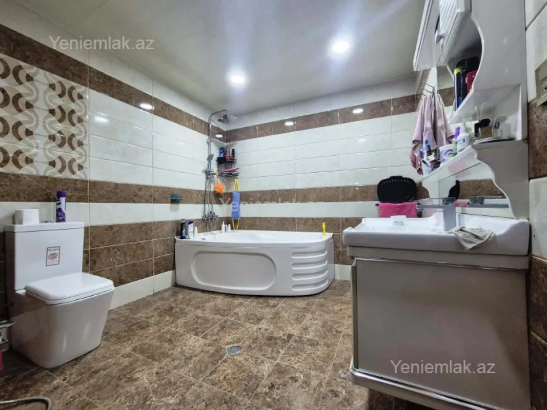 Satılır 4 otaqlı yeni tikili 200 m²