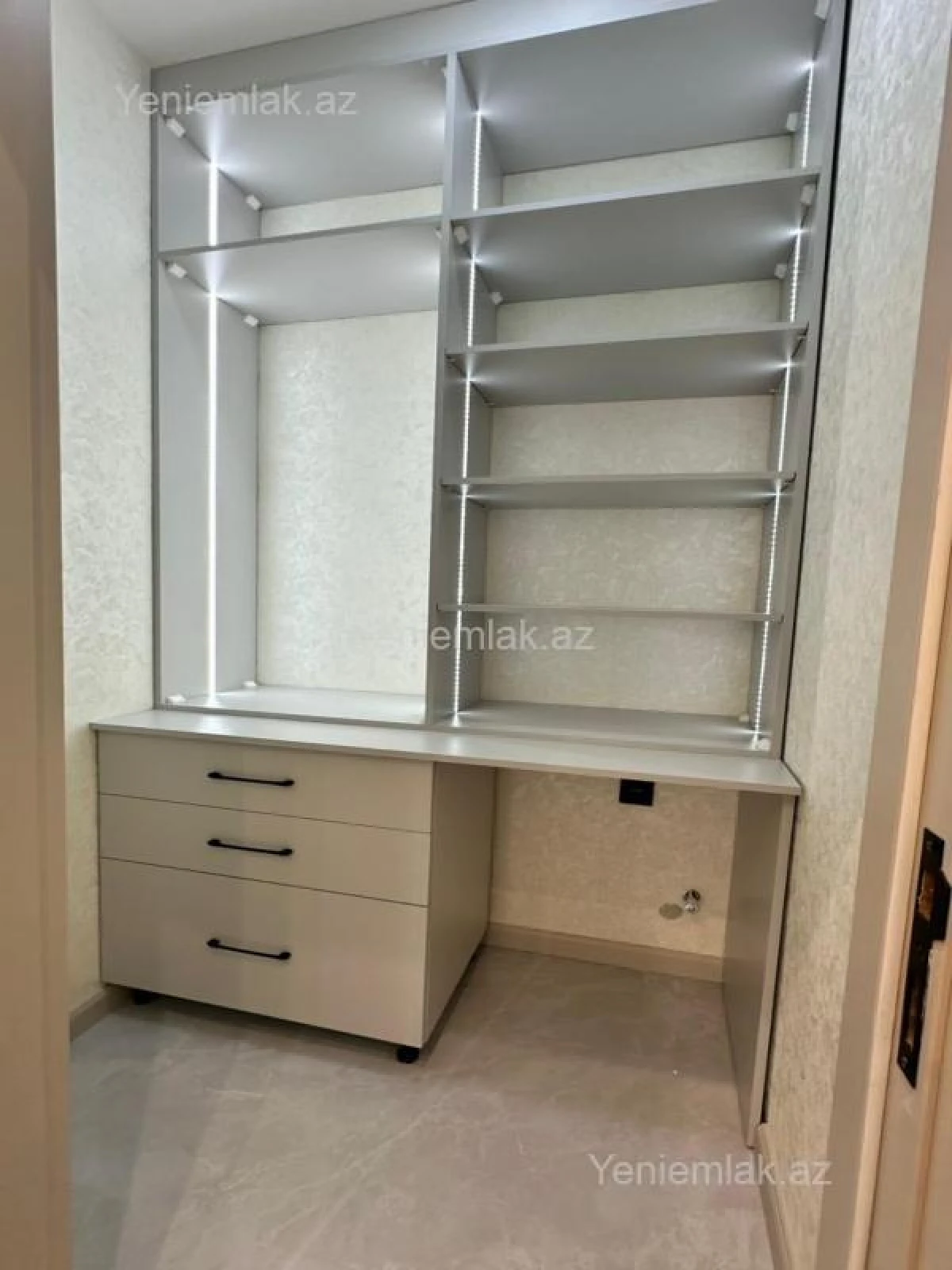 Satılır 3 otaqlı yeni tikili 90 m²