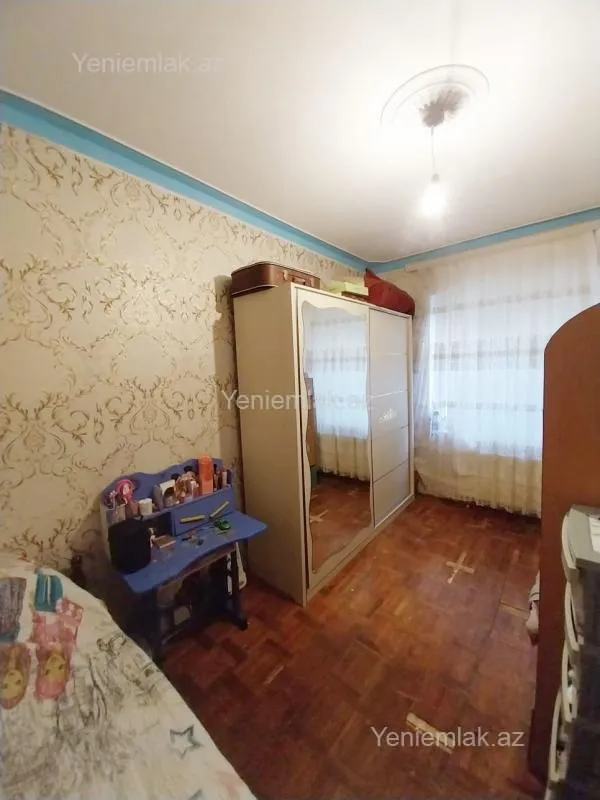 Satılır 4 otaqlı köhnə tikili 84 m²