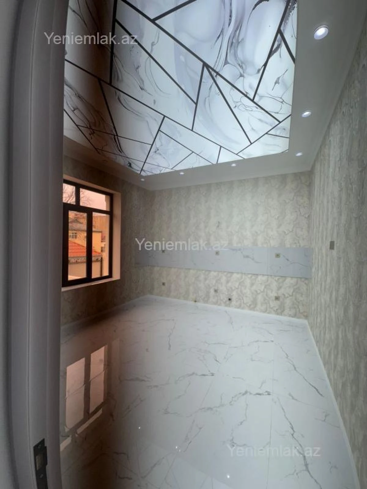 Satılır 6 otaqlı həyət evi 336 m²