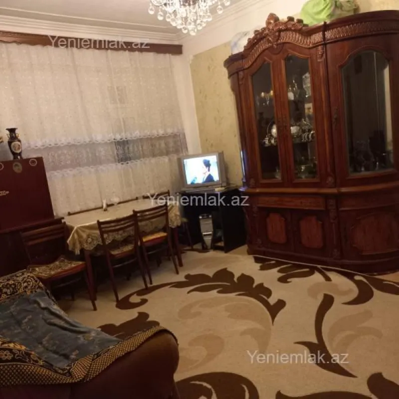 Satılır 4 otaqlı köhnə tikili 95 m²