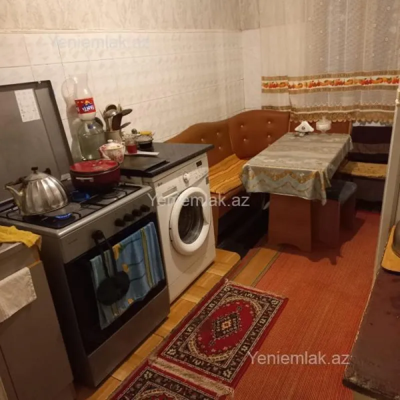 Satılır 4 otaqlı köhnə tikili 95 m²