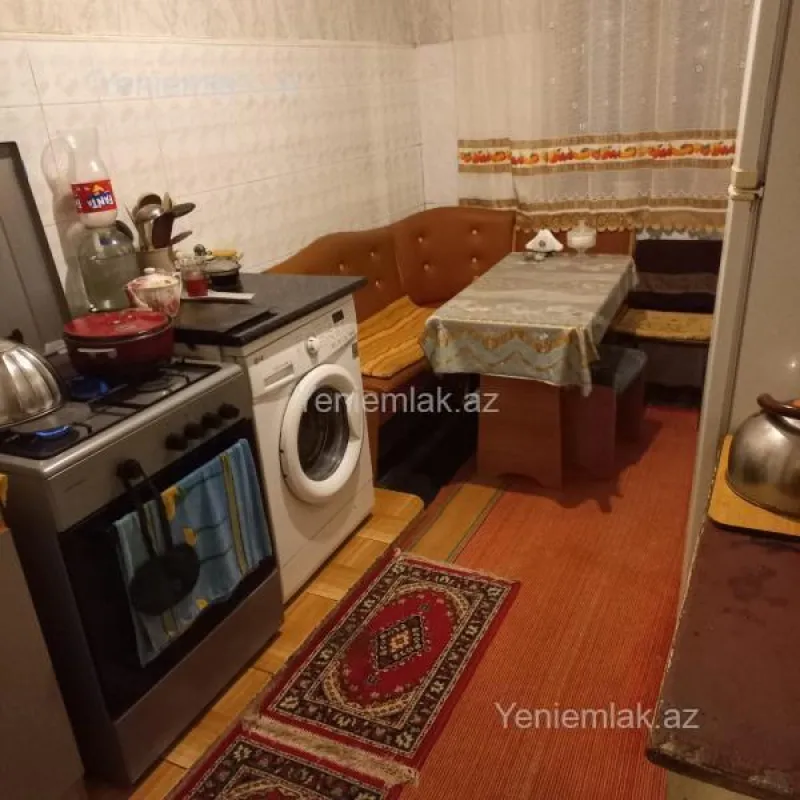 Satılır 4 otaqlı köhnə tikili 95 m²