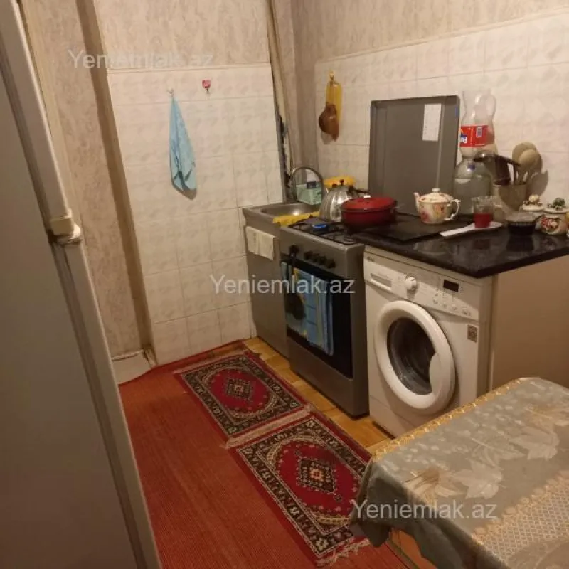 Satılır 4 otaqlı köhnə tikili 95 m²