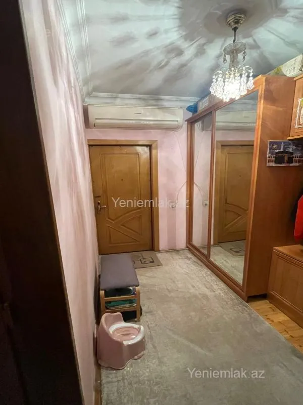 Satılır 3 otaqlı köhnə tikili 75 m²