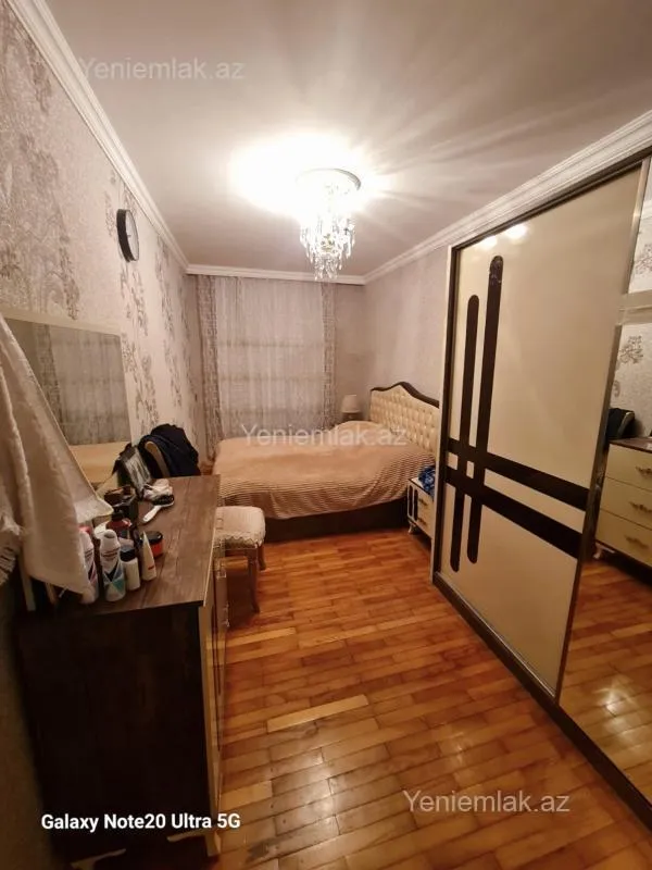 Satılır 3 otaqlı köhnə tikili 90 m²