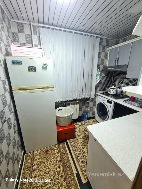 Satılır 3 otaqlı köhnə tikili 90 m²