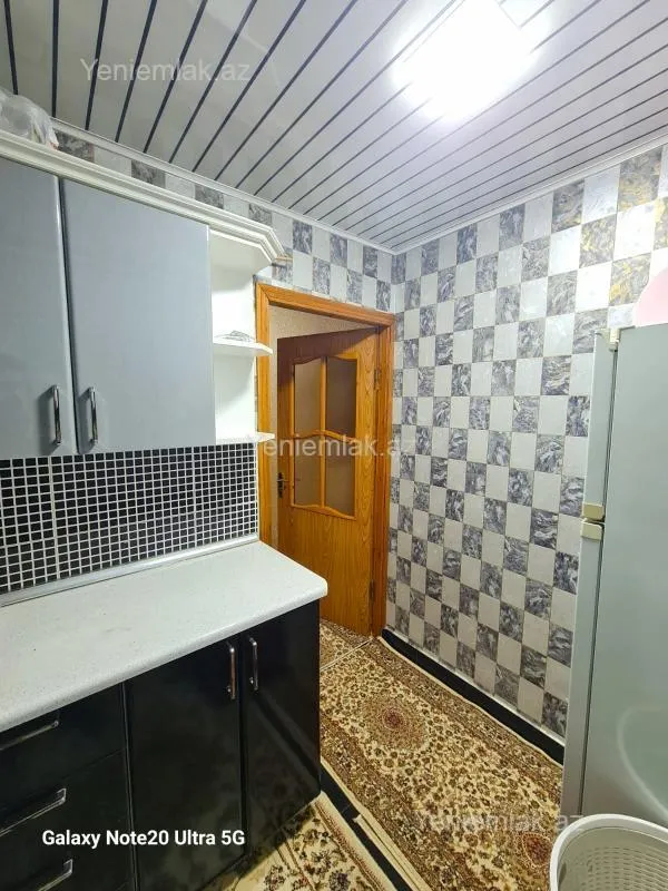 Satılır 3 otaqlı köhnə tikili 90 m²