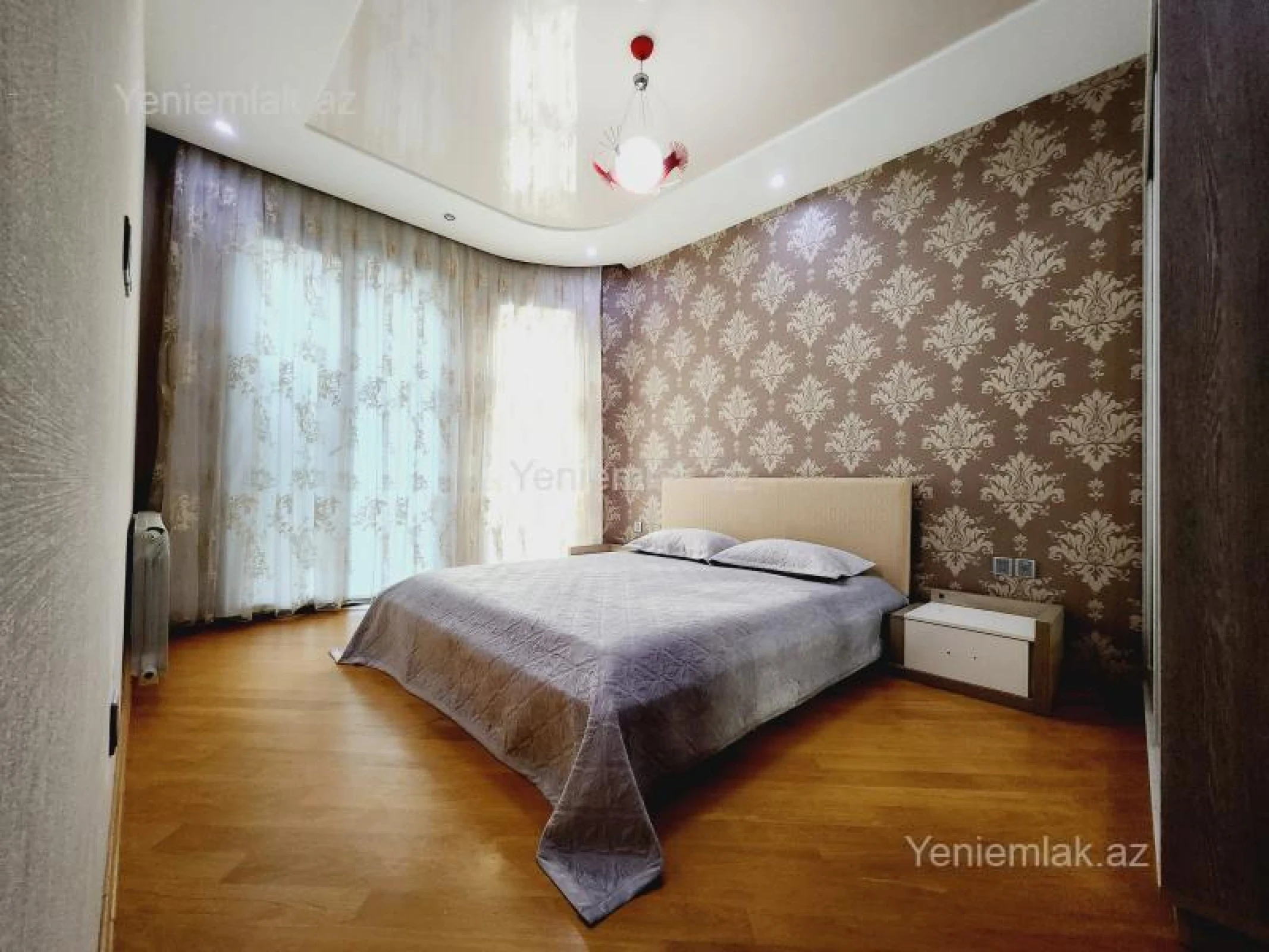 Satılır 3 otaqlı yeni tikili 130 m²