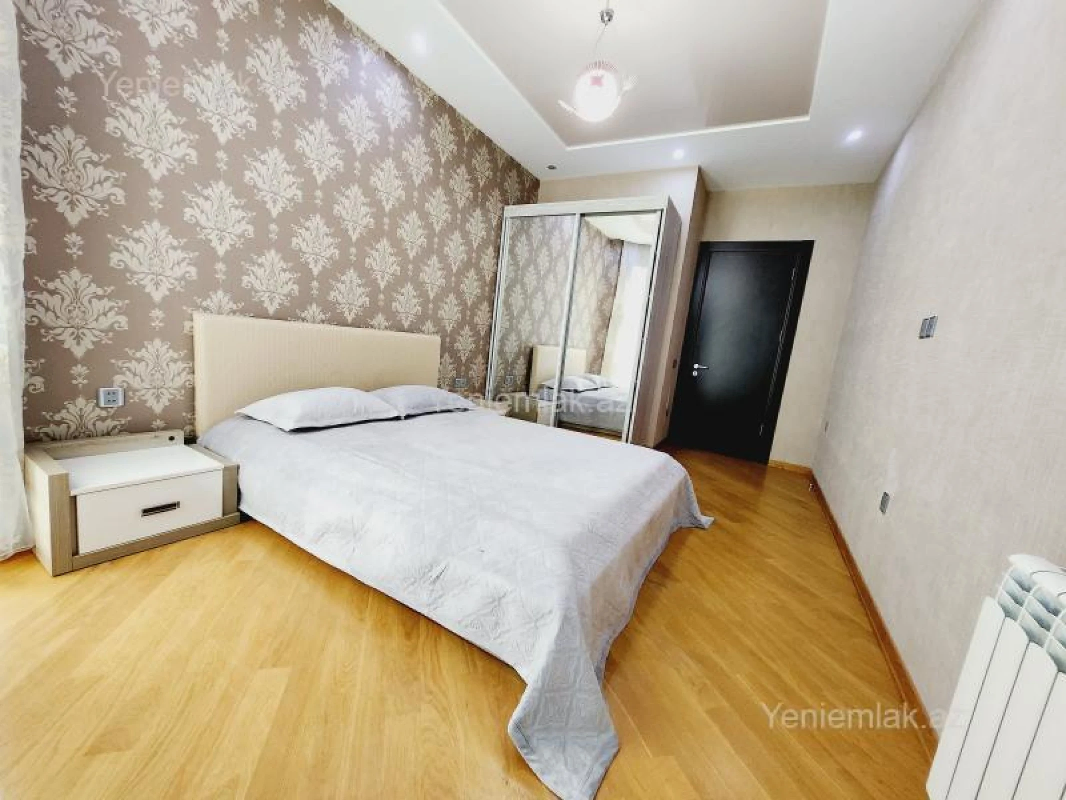 Satılır 3 otaqlı yeni tikili 130 m²