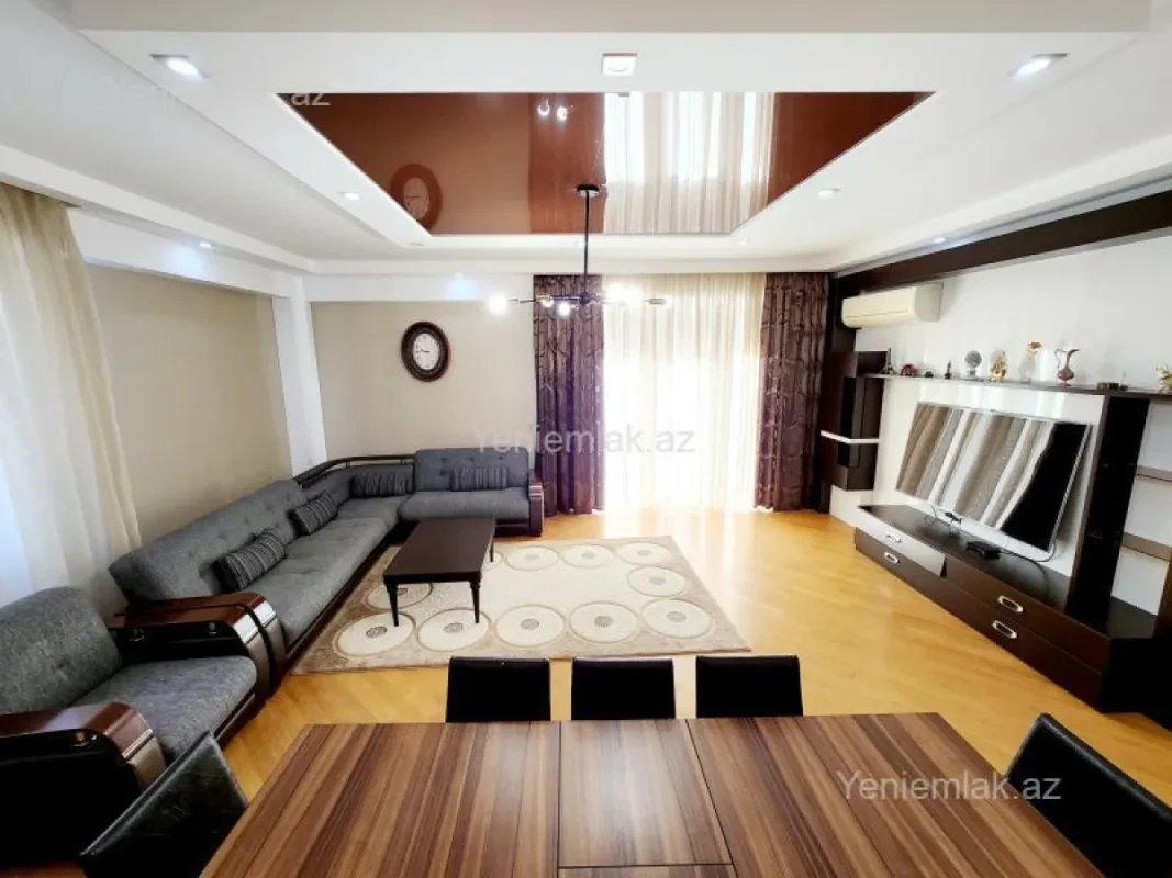 Satılır 3 otaqlı yeni tikili 130 m²