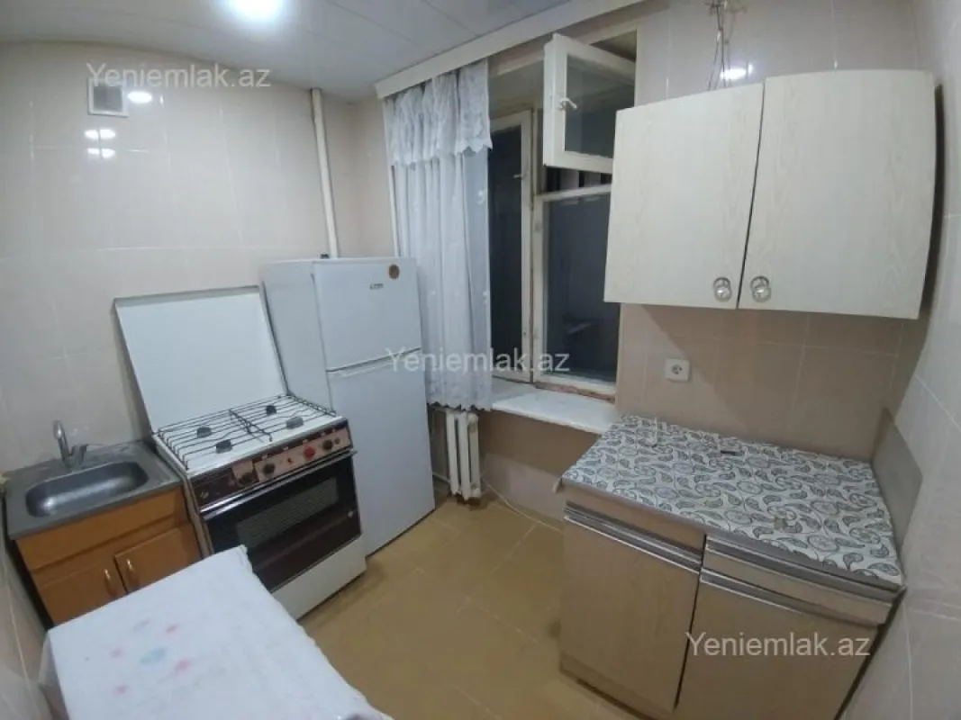 Satılır 1 otaqlı köhnə tikili 35 m²