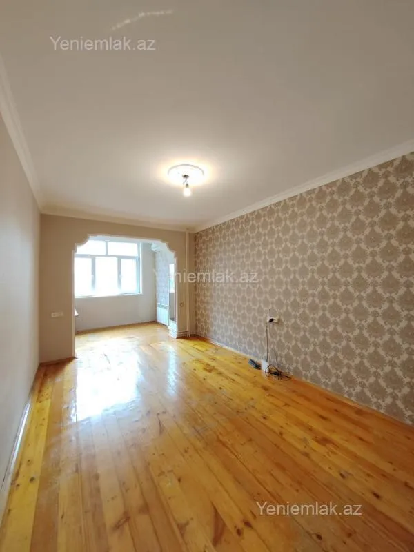 Satılır 2 otaqlı köhnə tikili 50 m²