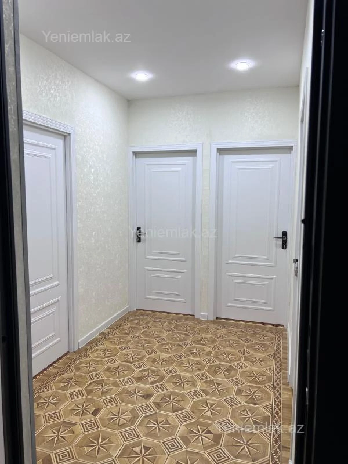 Satılır 4 otaqlı köhnə tikili 100 m²