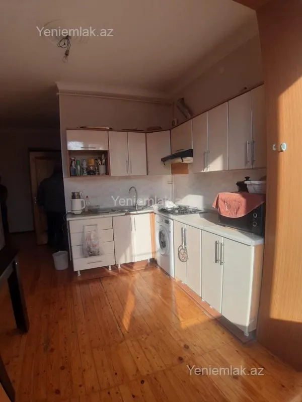 Satılır 3 otaqlı köhnə tikili 75 m²