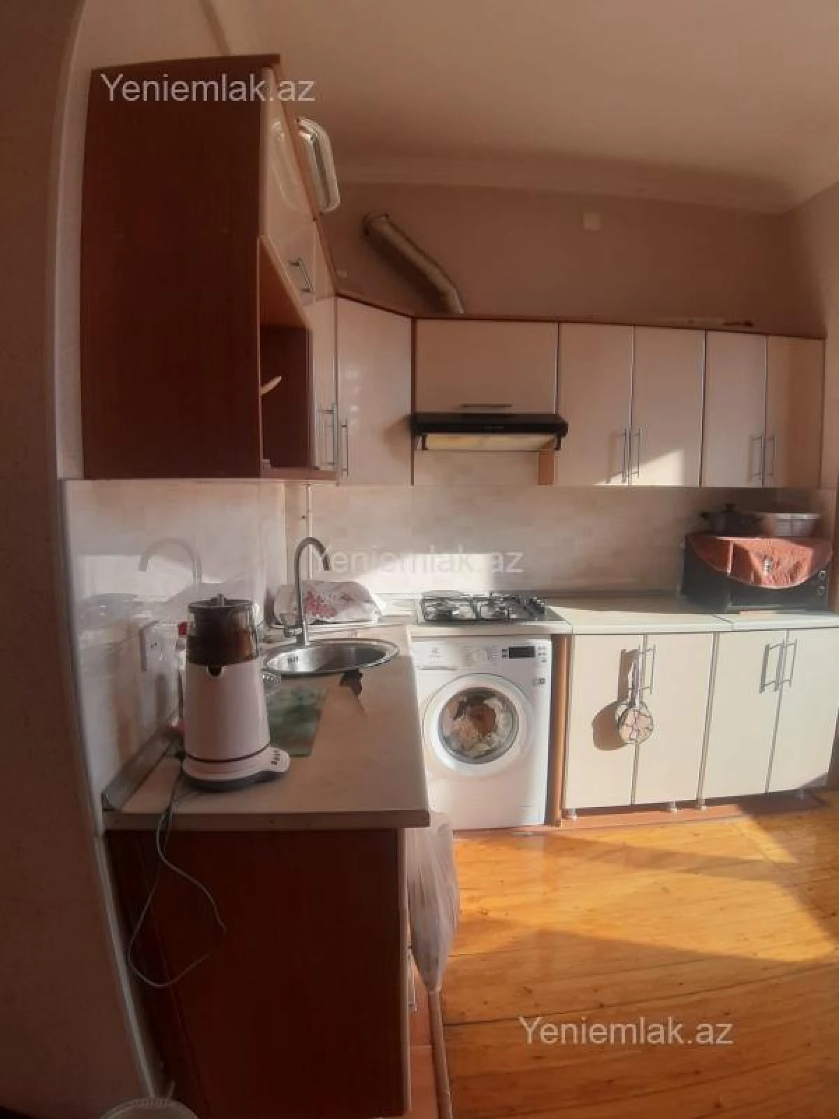 Satılır 3 otaqlı köhnə tikili 75 m²