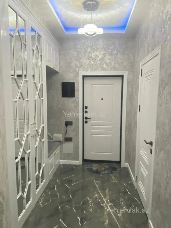 Satılır 4 otaqlı yeni tikili 130 m²