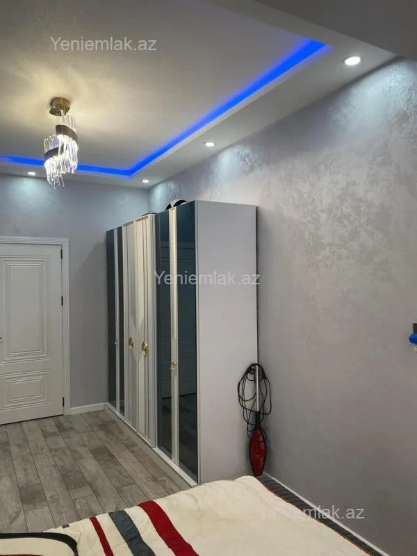 Satılır 4 otaqlı yeni tikili 130 m²