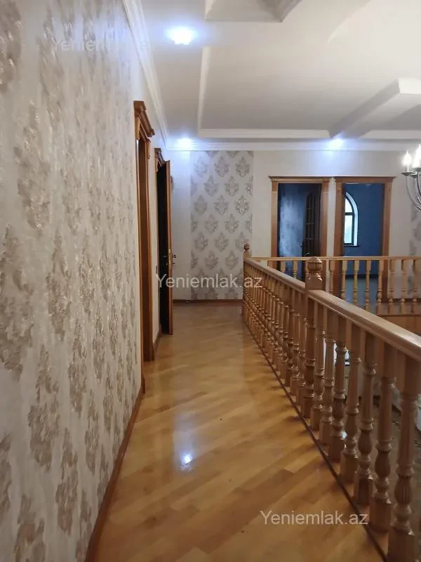 Satılır 5 otaqlı həyət evi 330 m²