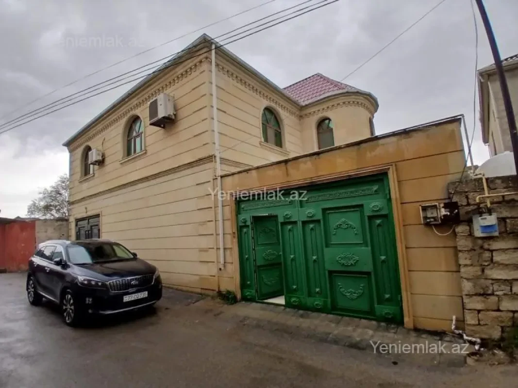 Satılır 5 otaqlı həyət evi 330 m²