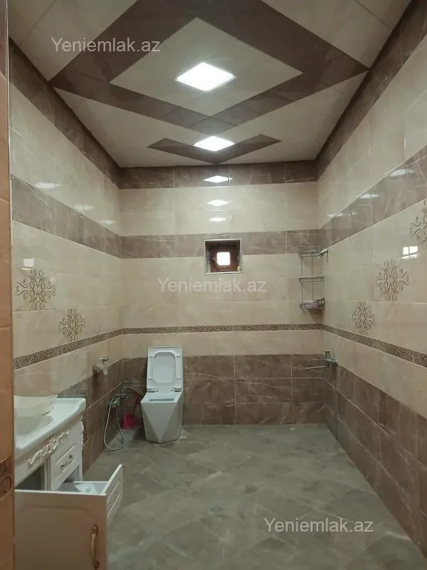 Satılır 5 otaqlı həyət evi 330 m²